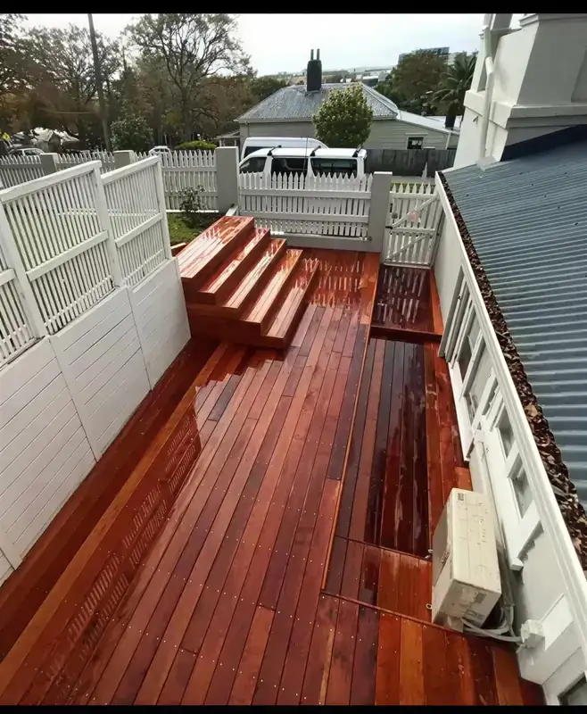 Hardwood deck with bench seating